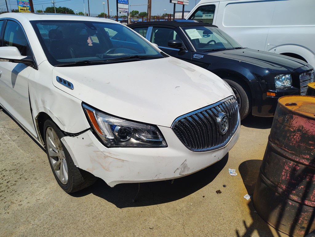 2016 Buick Lacrosse Image 1