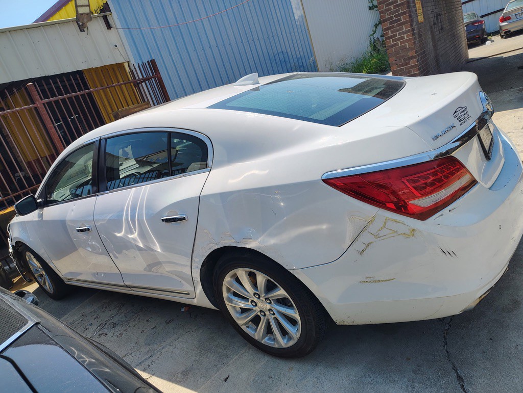 2016 Buick Lacrosse Image 4