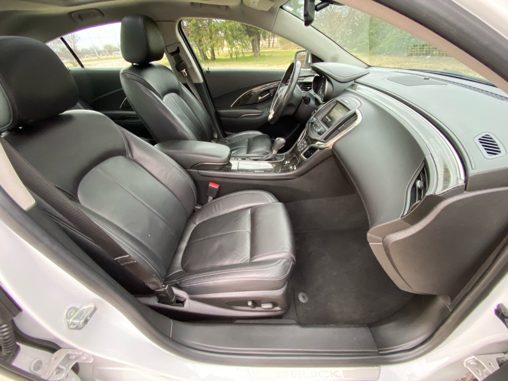 2016 Buick Lacrosse Image 9