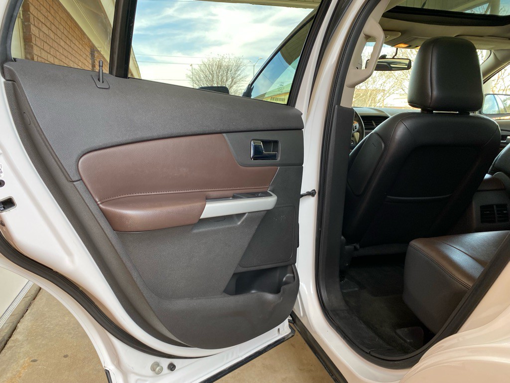 2011 Ford Edge Image 9