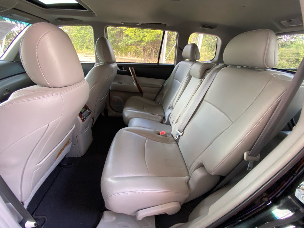 2012 Toyota Highlander Image 10