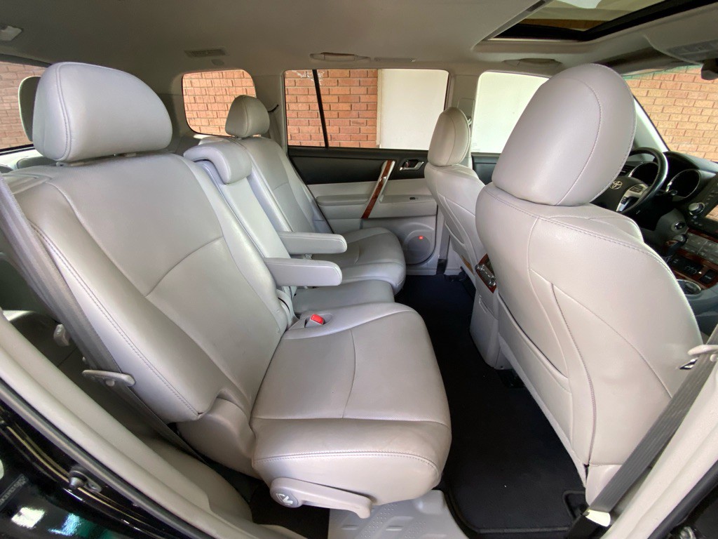 2012 Toyota Highlander Image 12