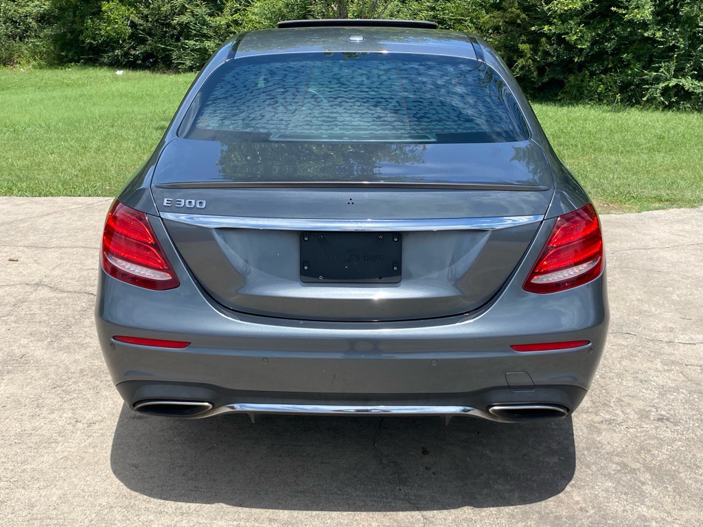 2017 Mercedes-Benz E-Class Image 6