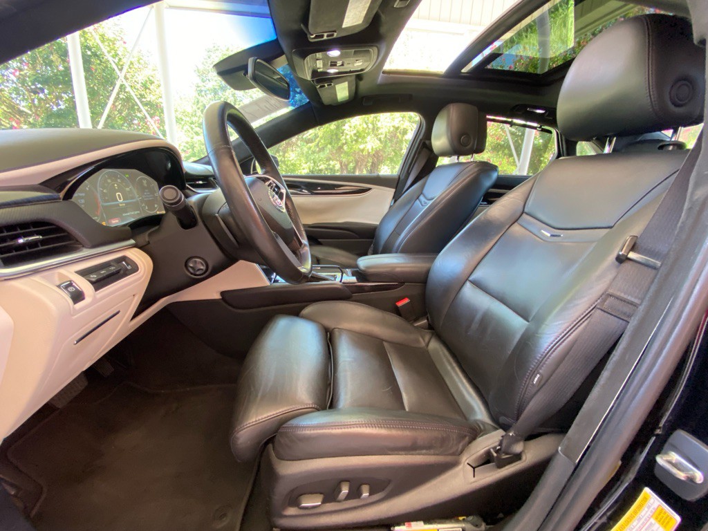 2013 Cadillac XTS Image 10