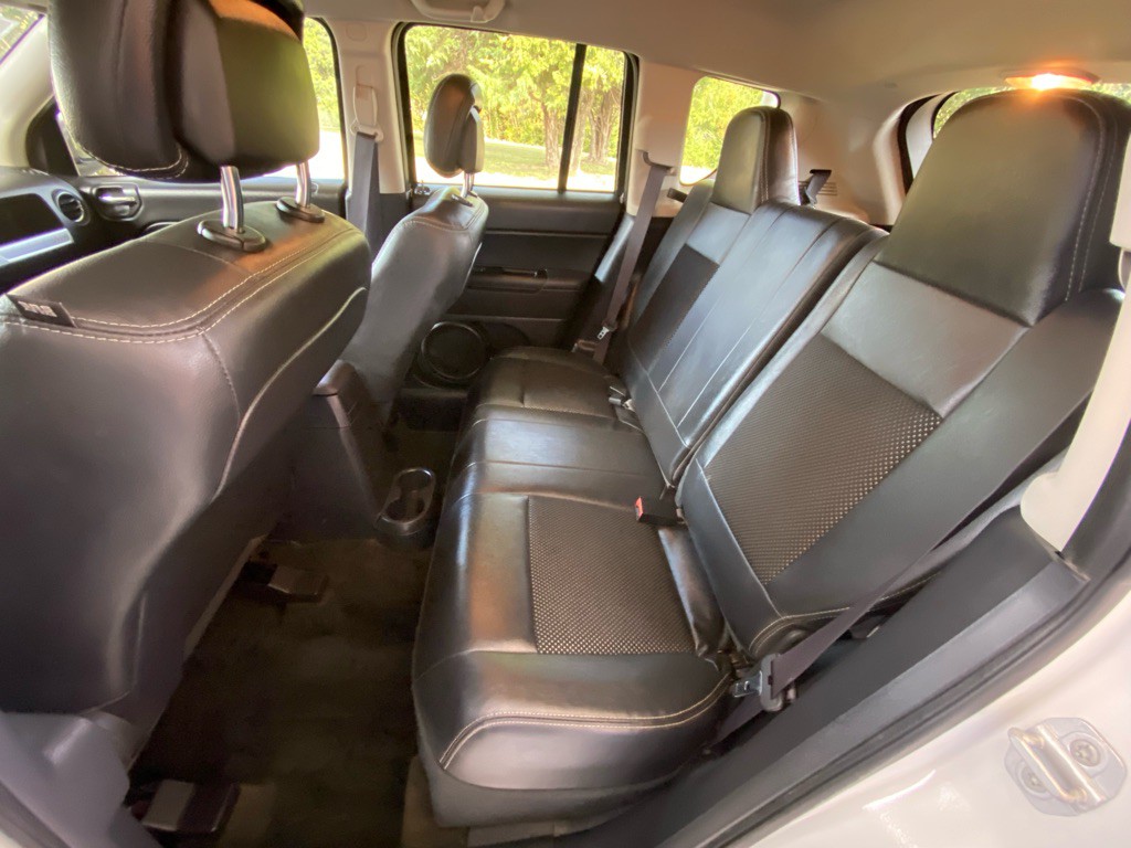 2016 Jeep Compass Image 11