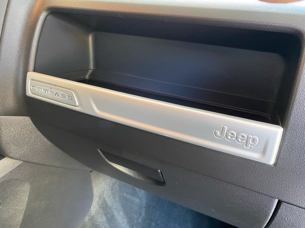 2016 Jeep Compass Image 16