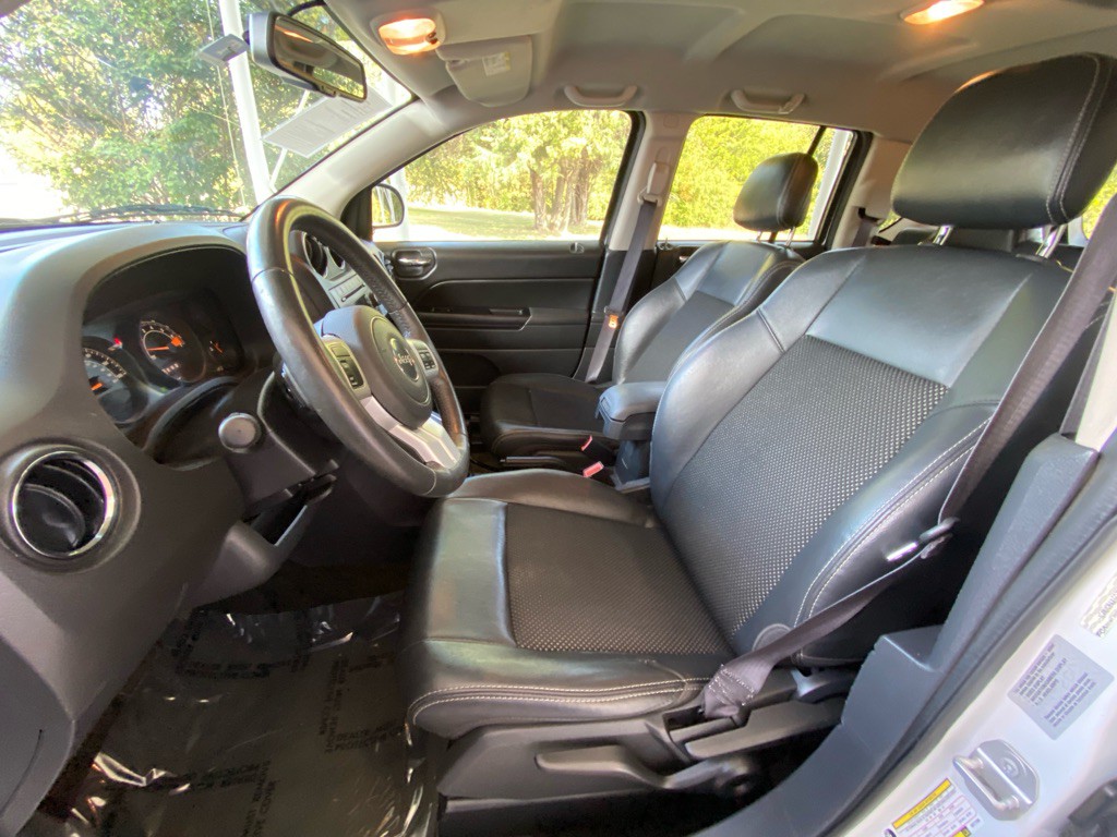 2016 Jeep Compass Image 9