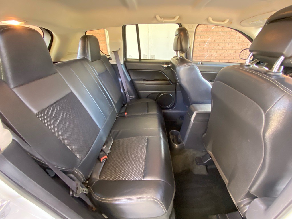 2016 Jeep Compass Image 12