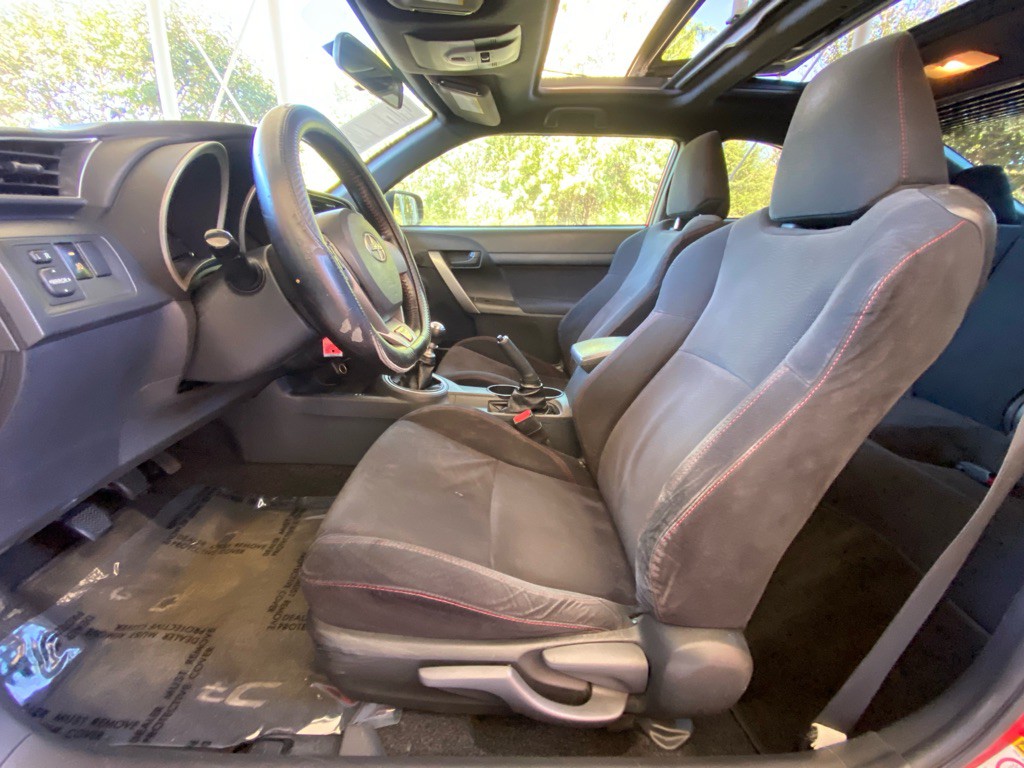 2013 Scion tC Image 9