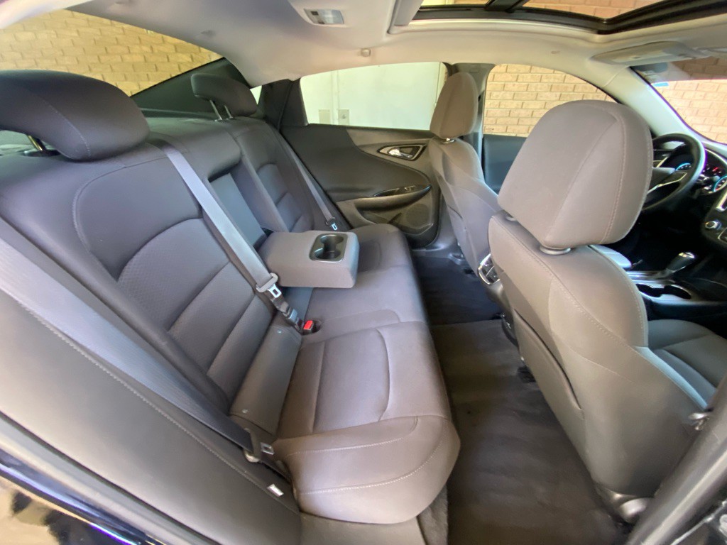 2018 Chevrolet Malibu Image 12