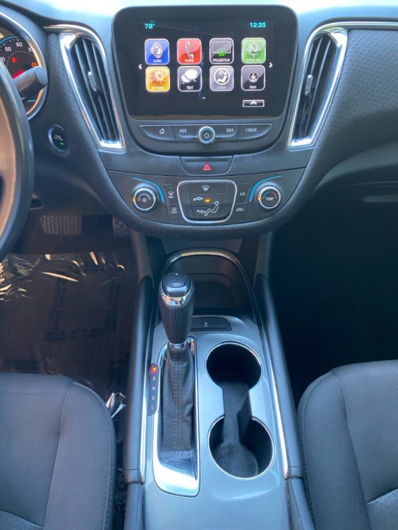 2018 Chevrolet Malibu Image 17