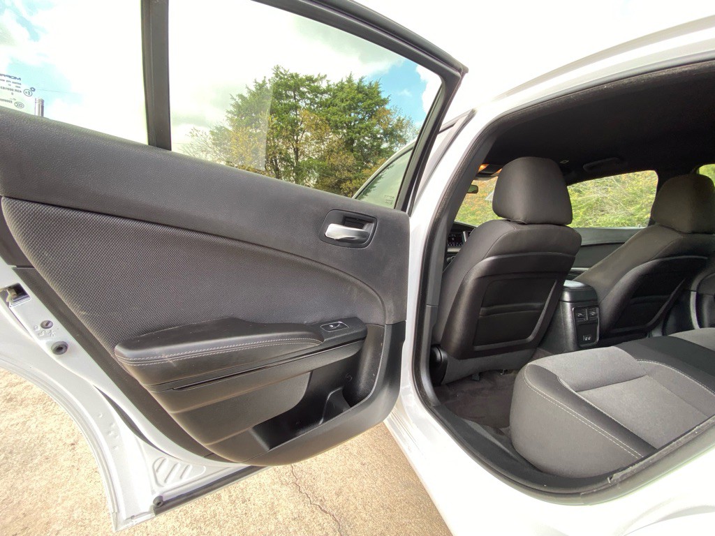 2018 Dodge Charger Image 9