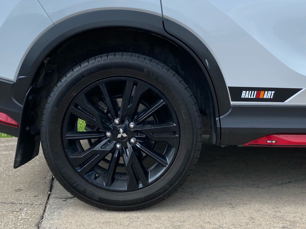 2023 Mitsubishi Eclipse Image 7