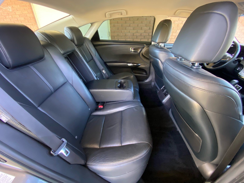 2018 Toyota Avalon Image 12