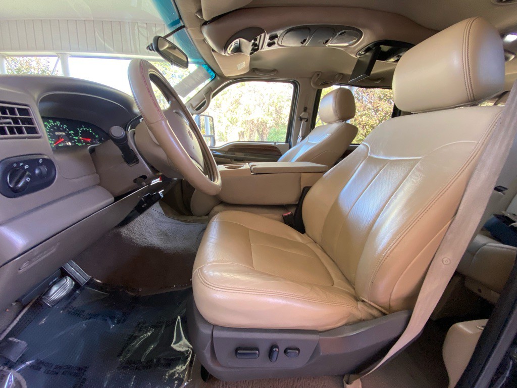 2000 Ford Excursion Image 9