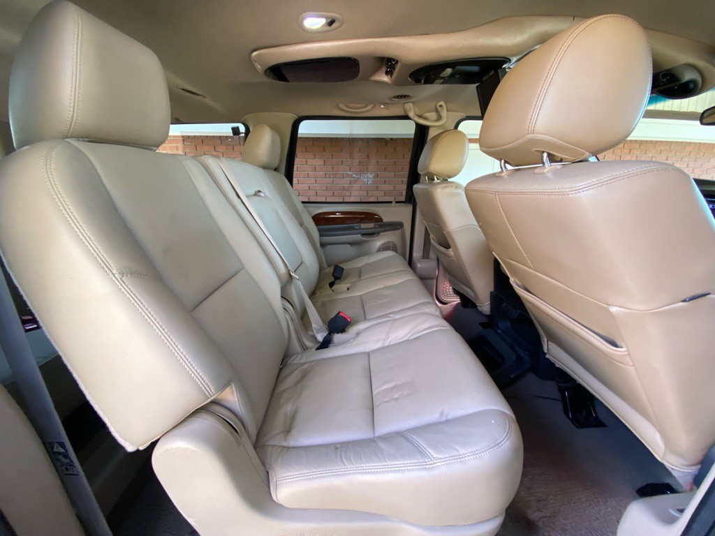 2000 Ford Excursion Image 13