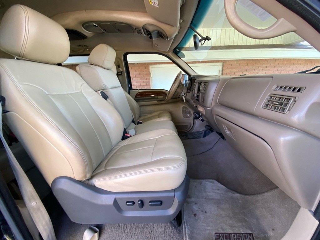2000 Ford Excursion Image 16