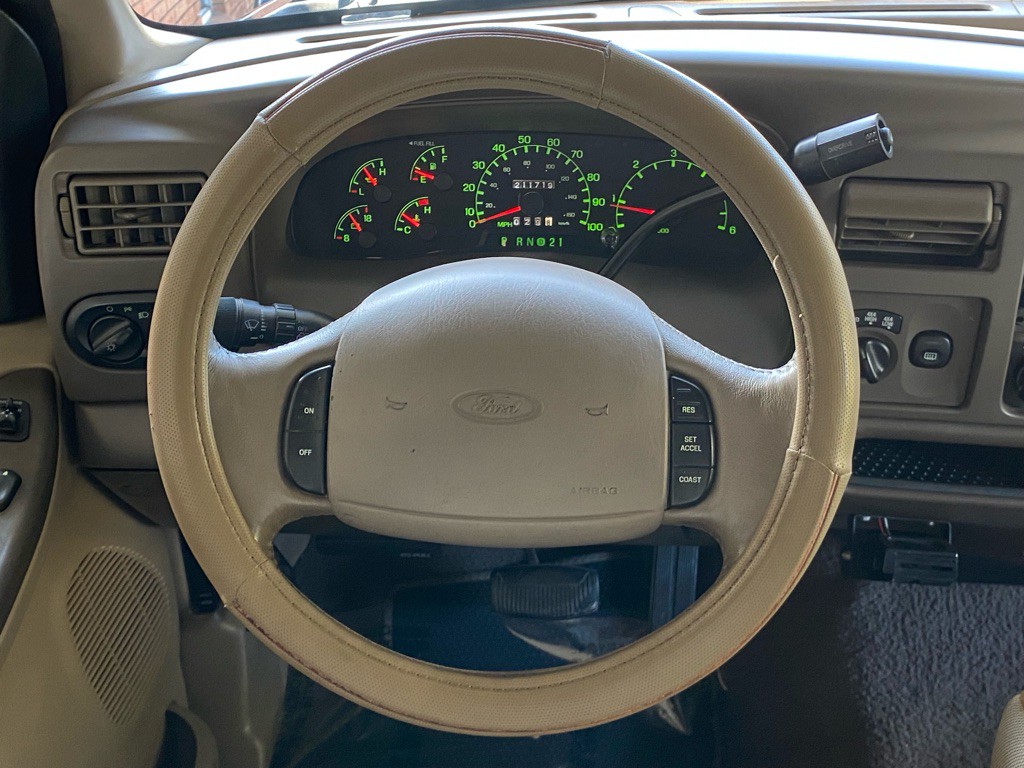 2000 Ford Excursion Image 20