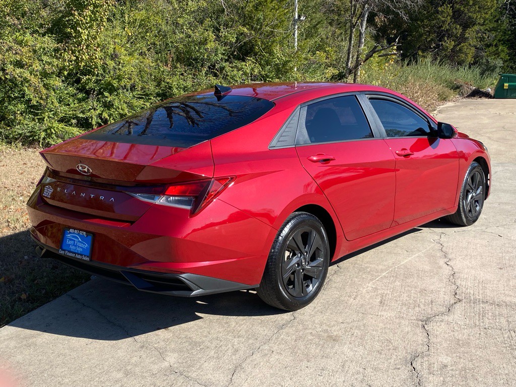 2022 Hyundai Elantra Image 4