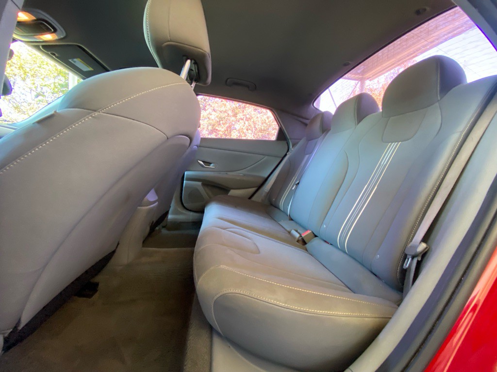 2022 Hyundai Elantra Image 11