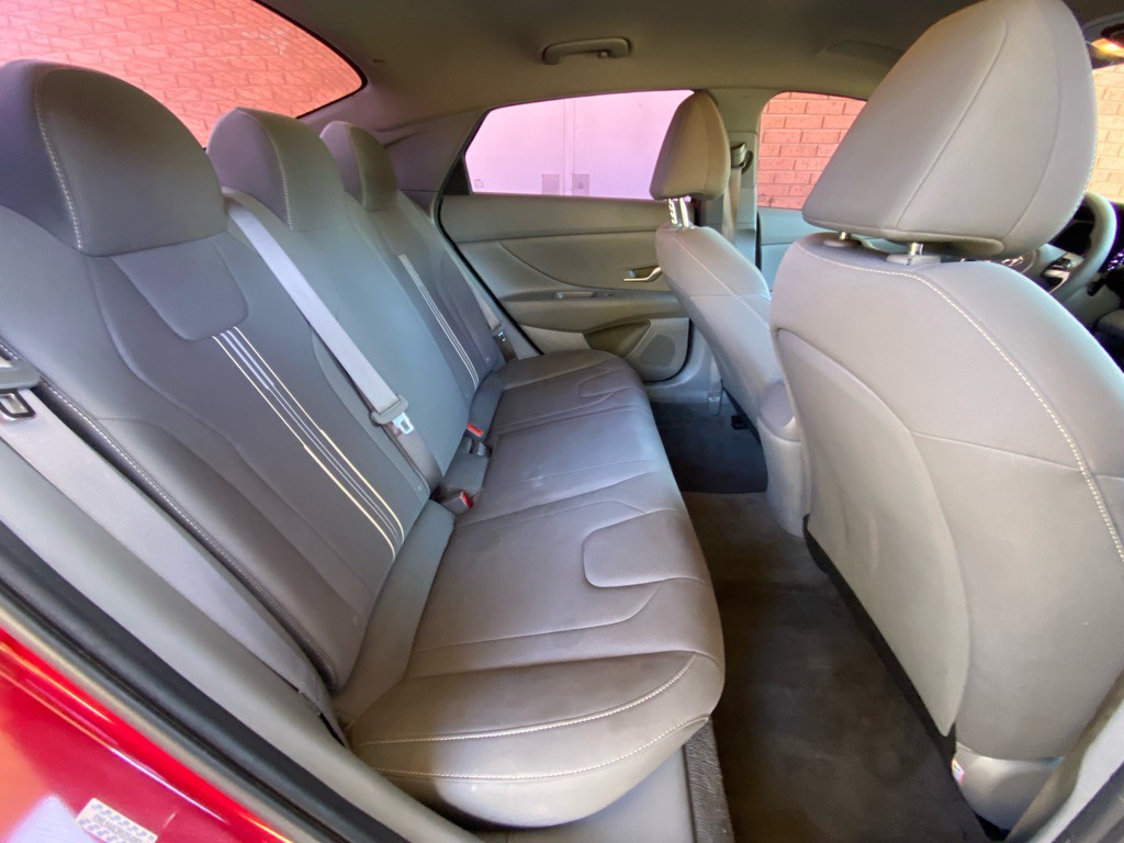 2022 Hyundai Elantra Image 12