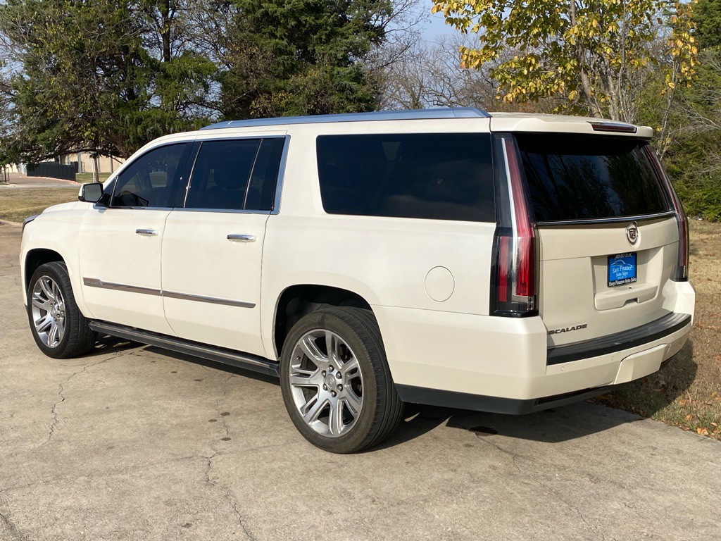 2015 Cadillac Escalade Image 6