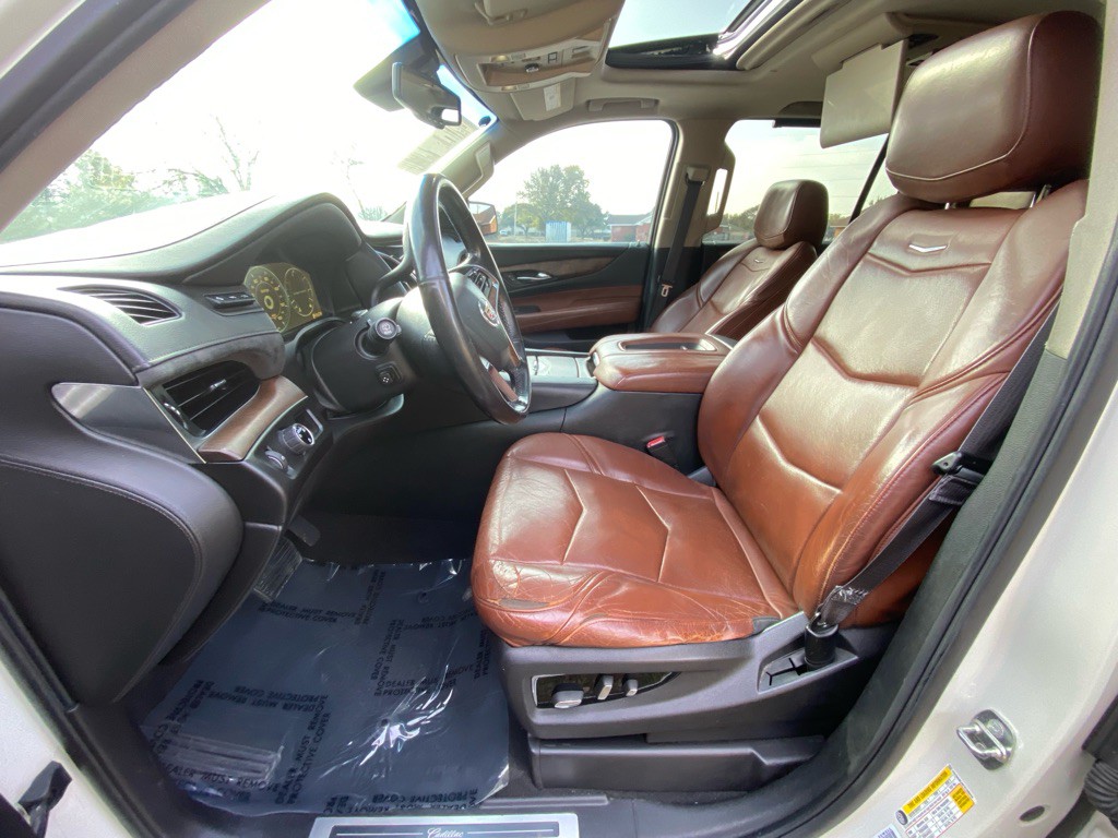 2015 Cadillac Escalade Image 8