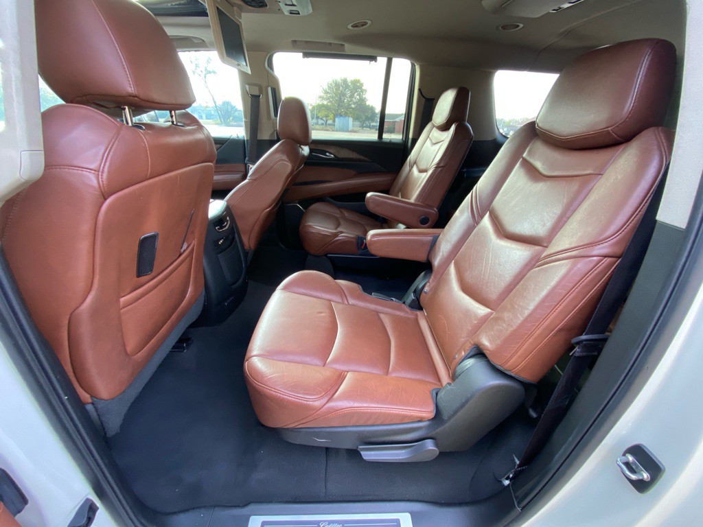 2015 Cadillac Escalade Image 10
