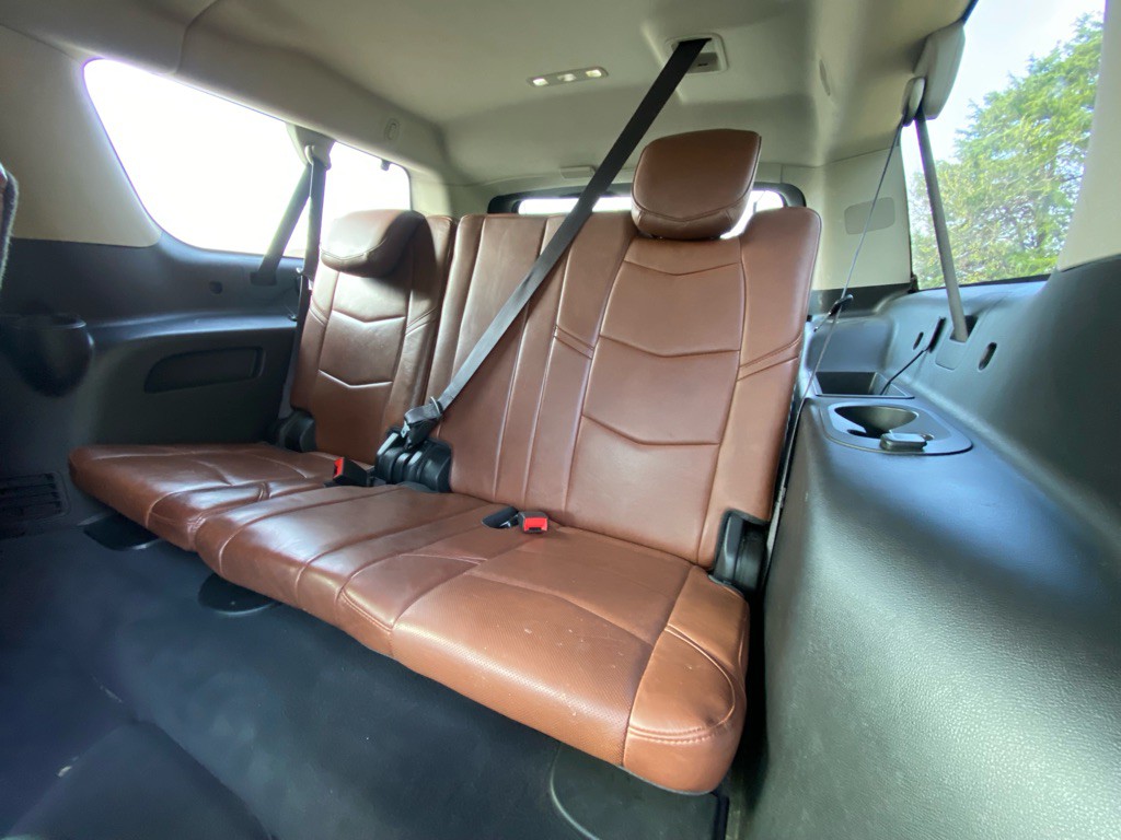 2015 Cadillac Escalade Image 11