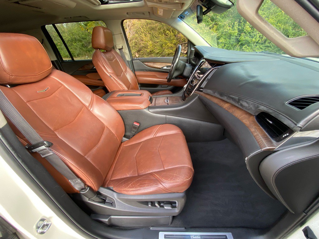 2015 Cadillac Escalade Image 15