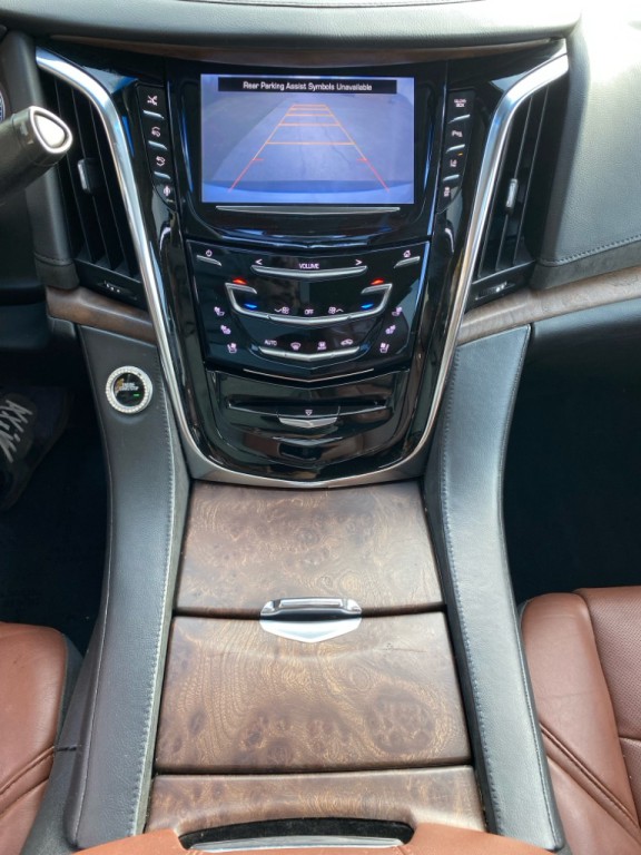 2015 Cadillac Escalade Image 20