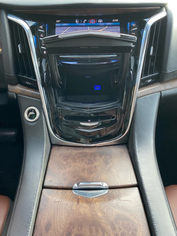 2015 Cadillac Escalade Image 22