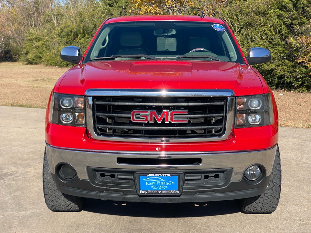 2011 GMC Sierra Image 2