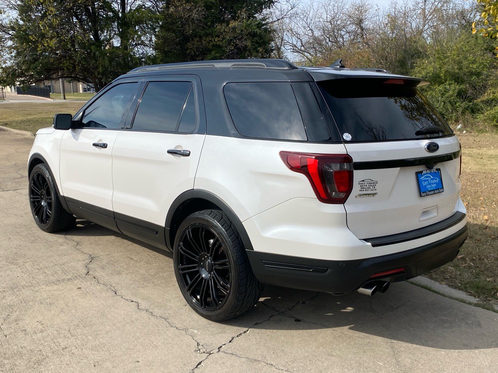 2018 Ford Explorer Image 4