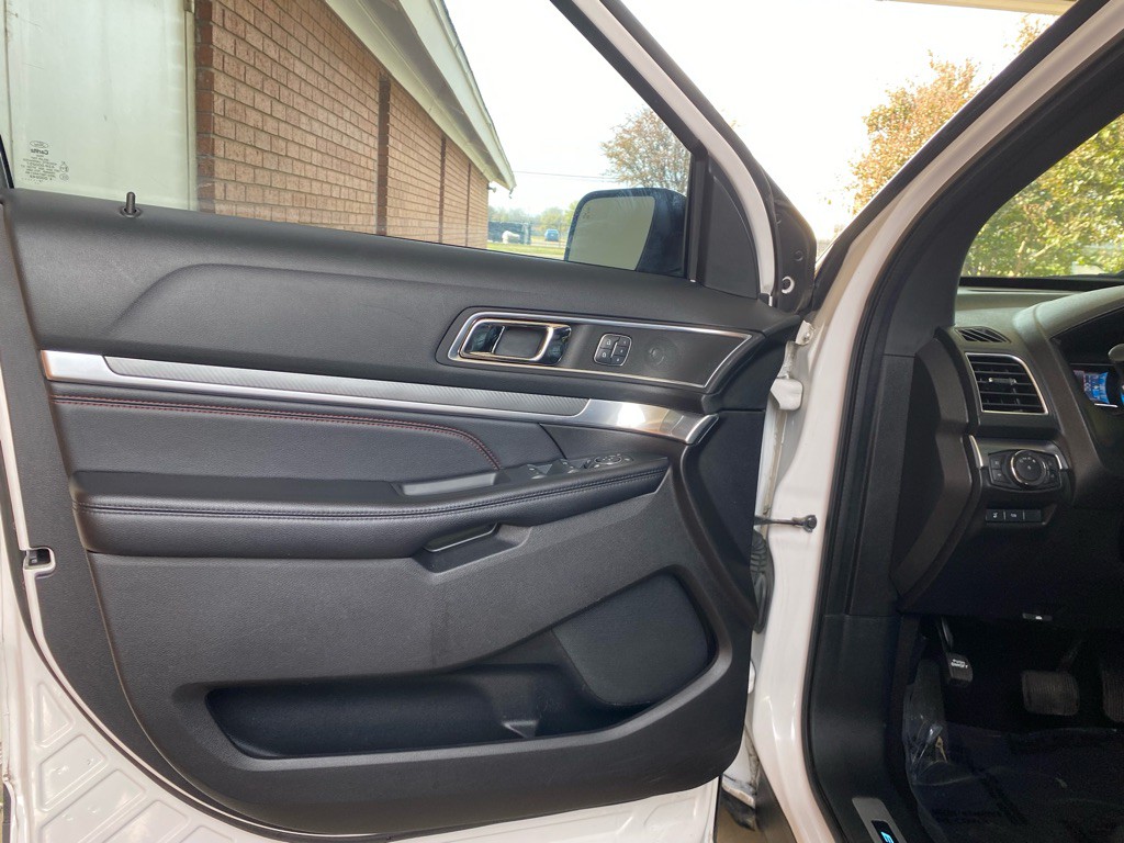 2018 Ford Explorer Image 8