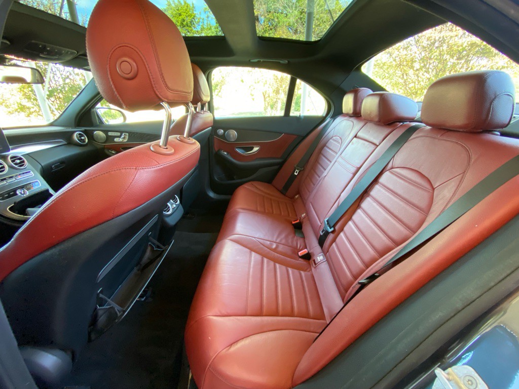 2015 Mercedes-Benz C-Class Image 12