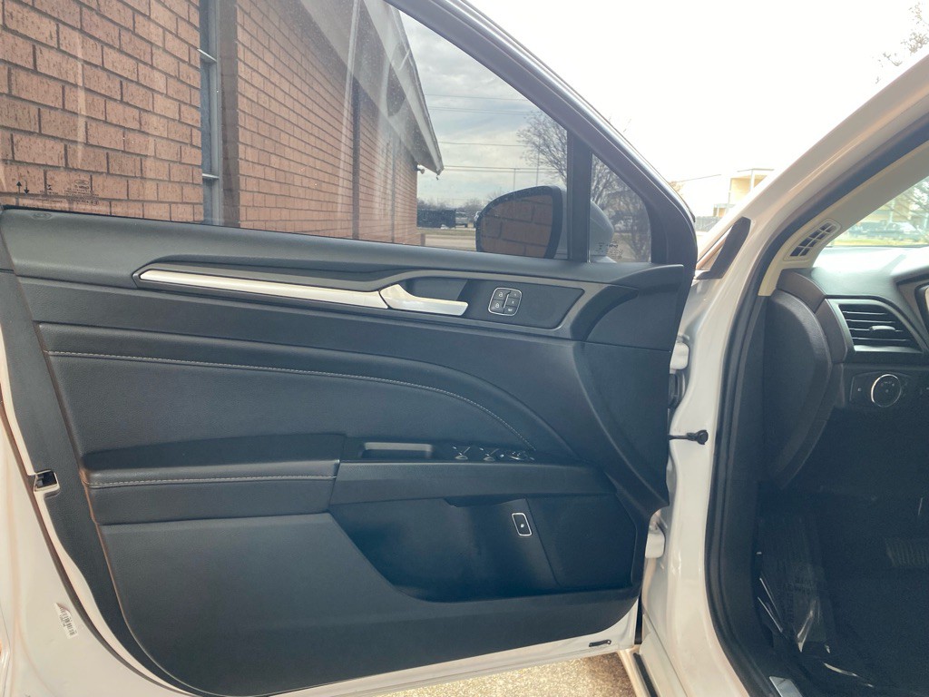 2020 Ford Fusion Image 7