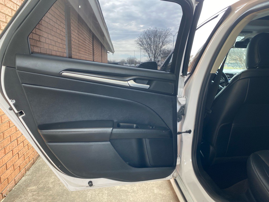 2020 Ford Fusion Image 9