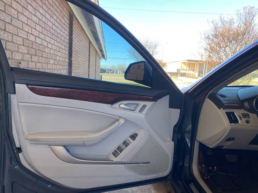 2009 Cadillac CTS Image 8