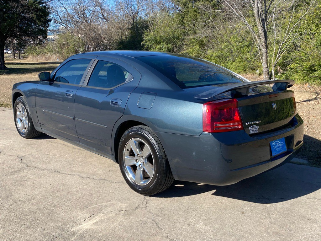 2007 Dodge Charger Image 4