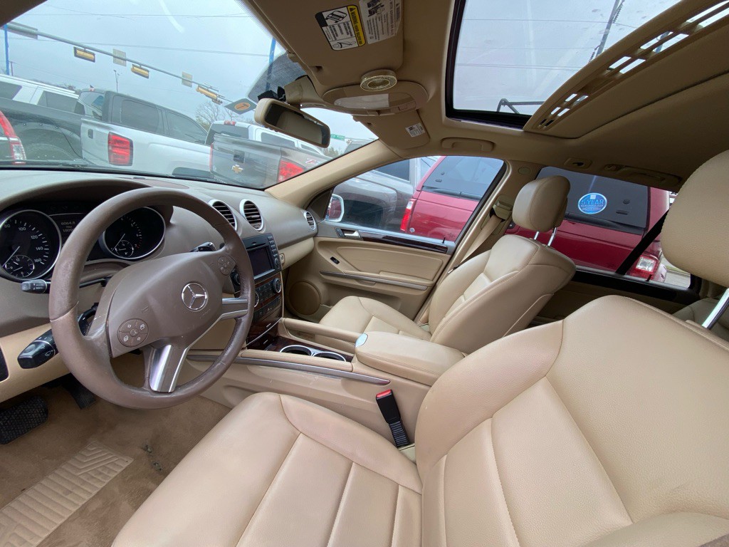 2010 Mercedes-Benz M-Class Image 2