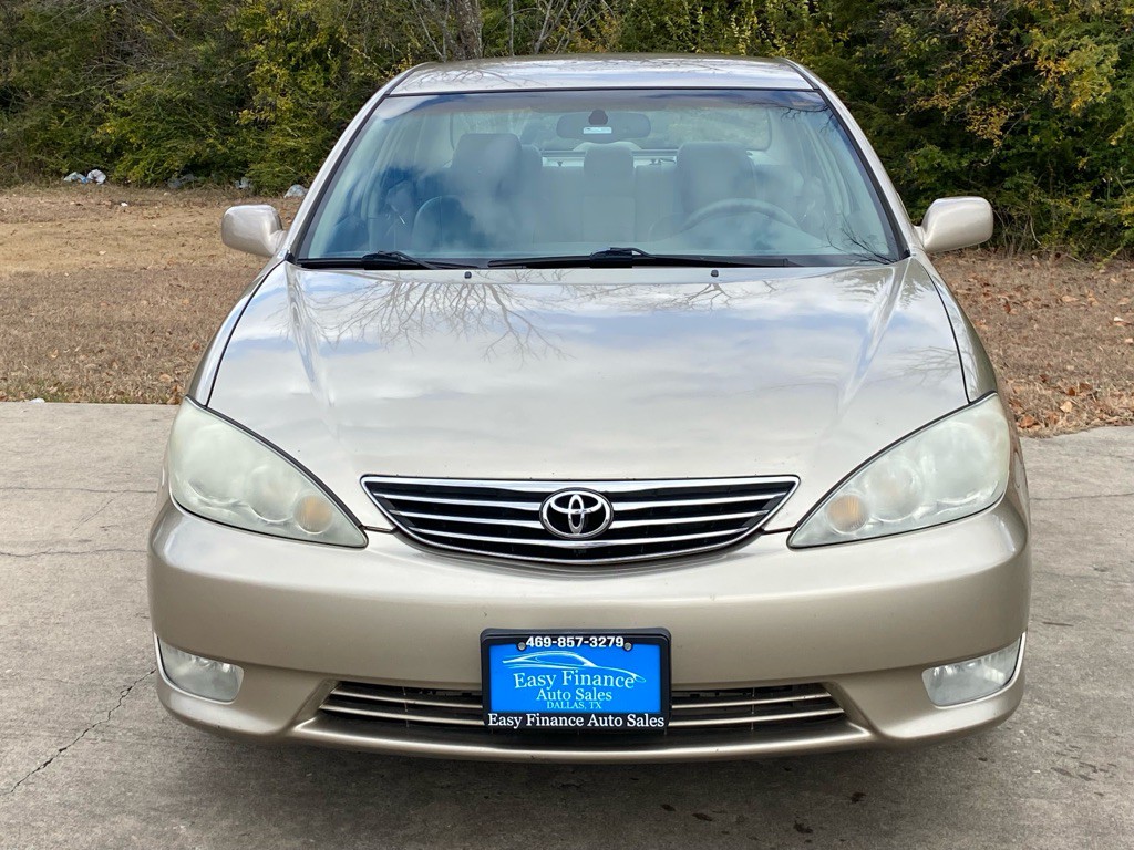 2005 Toyota Camry Image 2