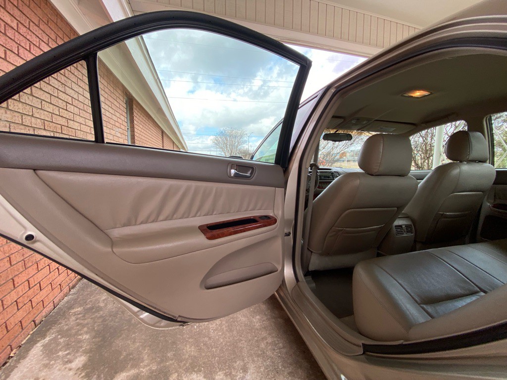 2005 Toyota Camry Image 10