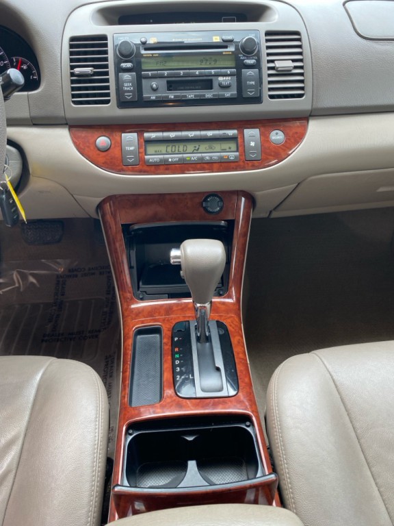 2005 Toyota Camry Image 17