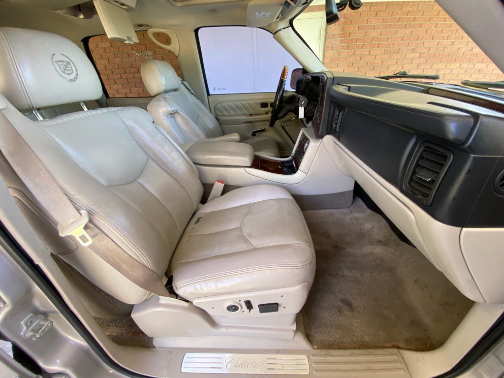 2006 Cadillac Escalade Image 13