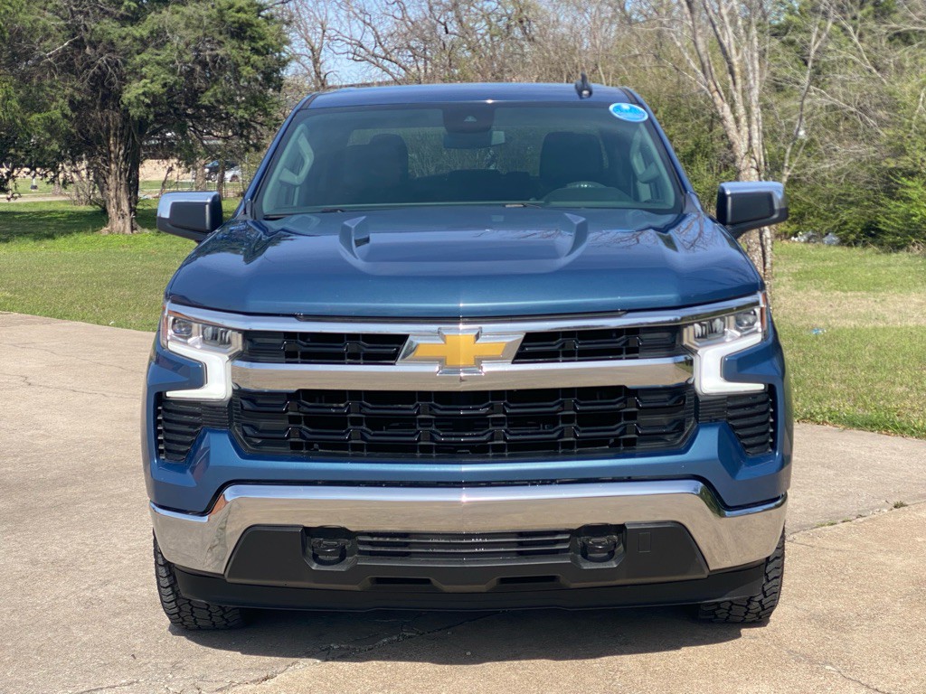2024 Chevrolet Silverado 1500 Image 2