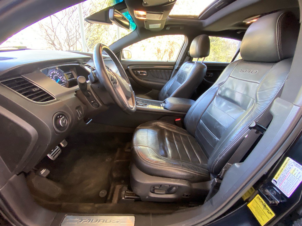 2015 Ford Taurus Image 9