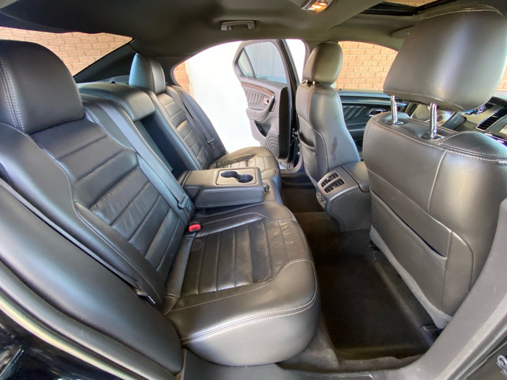 2015 Ford Taurus Image 12