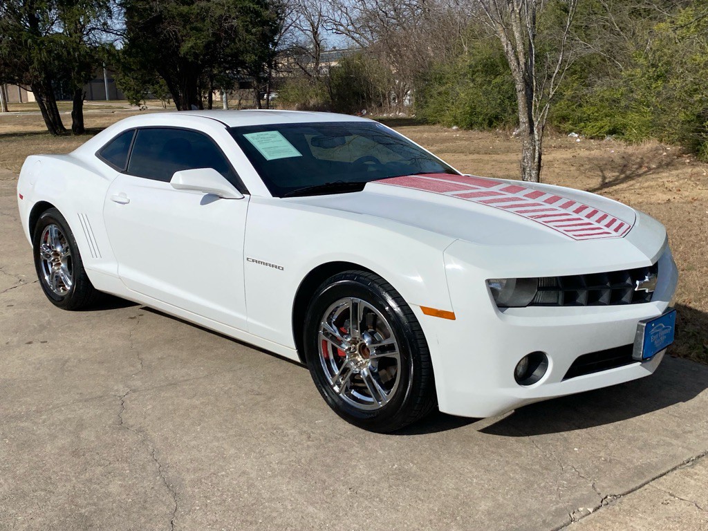 2011 Chevrolet Camaro Image 1