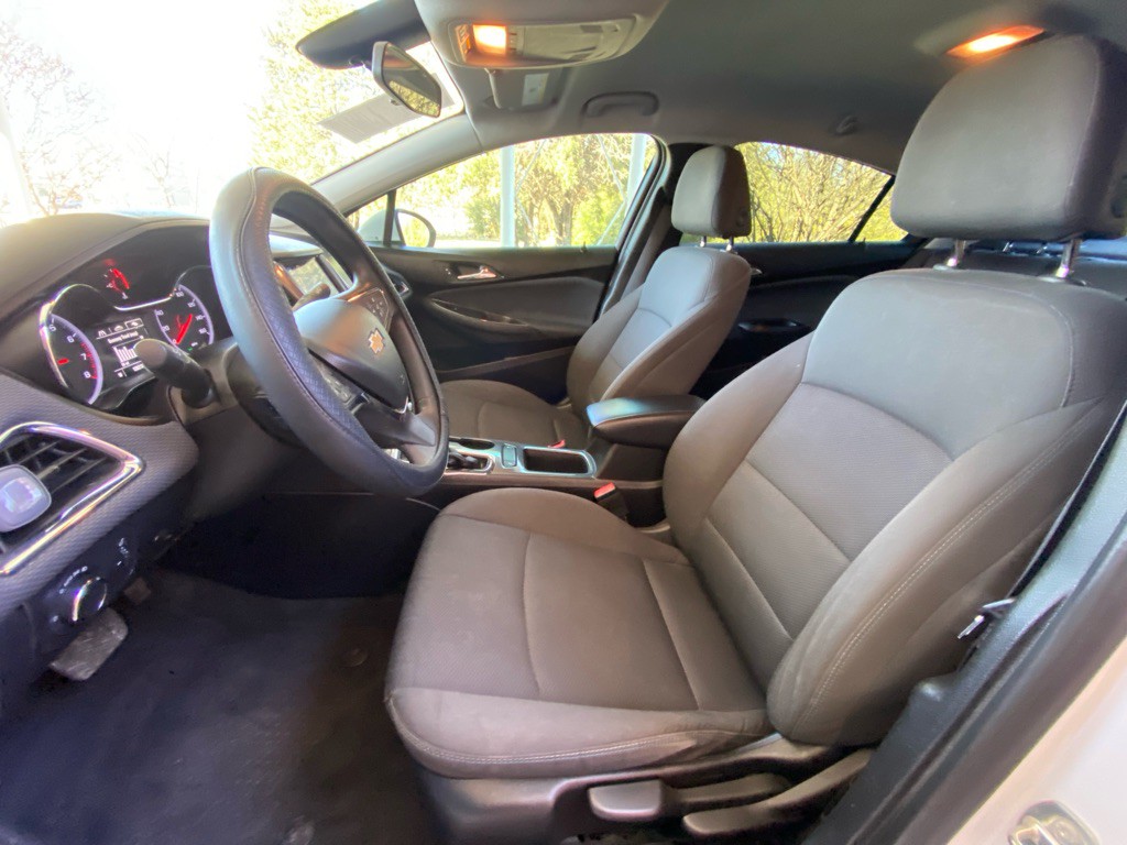 2019 Chevrolet Cruze Image 10